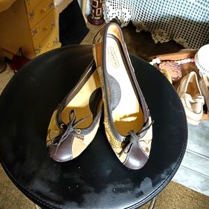 Coach flats